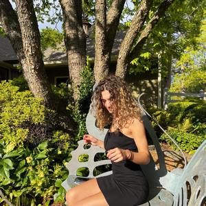 Meet your Posher, Madelyn